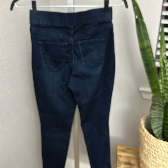 Nine West size 4 Heidi Pull On Crop - Picture 2 of 3